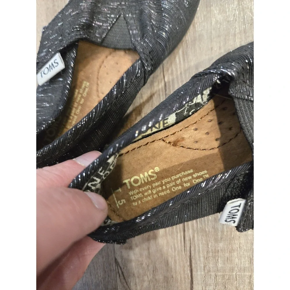 Toms Toddler Size 5 Black Silver Slip On Shoes‎